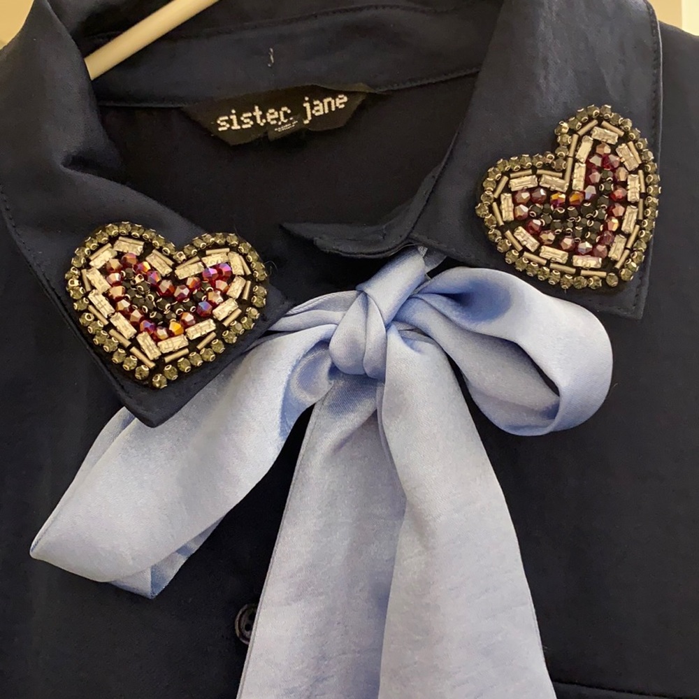 ADORABLE pussy bow blouse, never worn